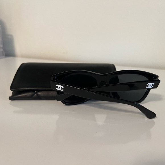 Chanel sunglasses. - Picture 11 of 12
